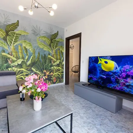 Lorella - Private Pool, Jacuzzi By Homely 度假居 梅利哈