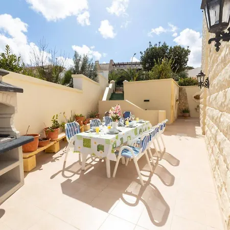 Holiday home Lorella - Private Pool, Jacuzzi By Homely