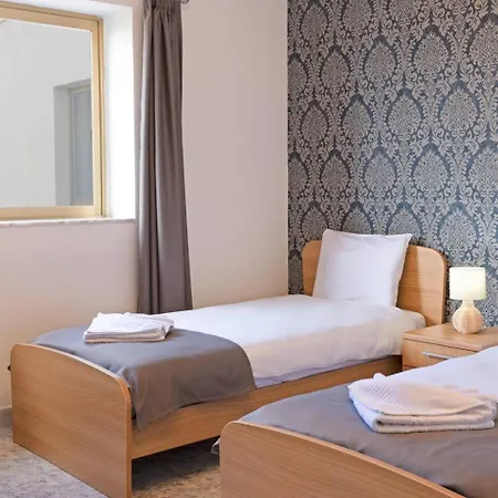 Lorella - Private Pool, Jacuzzi By Homely Holiday home