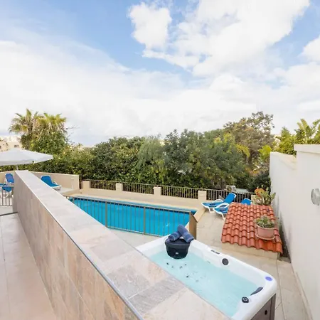 Lorella - Private Pool, Jacuzzi By Homely Holiday home