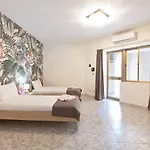 Lorella - Private Pool, Jacuzzi By Homely Vakantiehuis Mellieħa