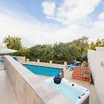 Lorella - Private Pool, Jacuzzi By Homely Vakantiehuis