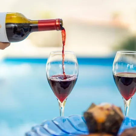 Case de vacanță Lorella - Private Pool, Jacuzzi By Homely *