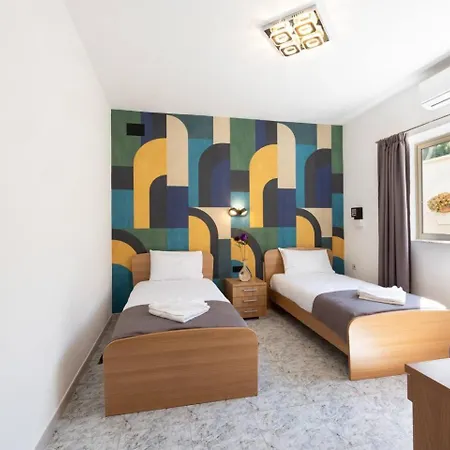 Lorella - Private Pool, Jacuzzi By Homely