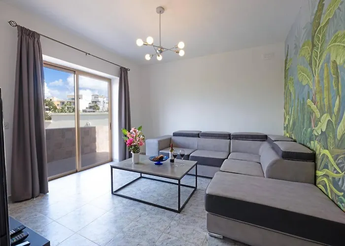 Lorella - Private Pool, Jacuzzi By Homely * Mellieha