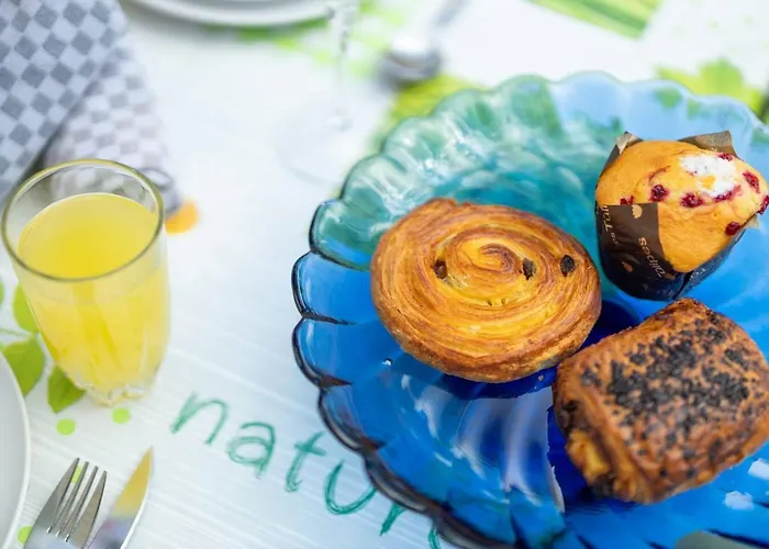 Lorella - Private Pool, Jacuzzi By Homely *